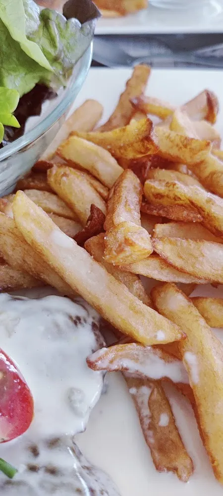 Filet de Rumsteck Sauce Fromage Frites Maison